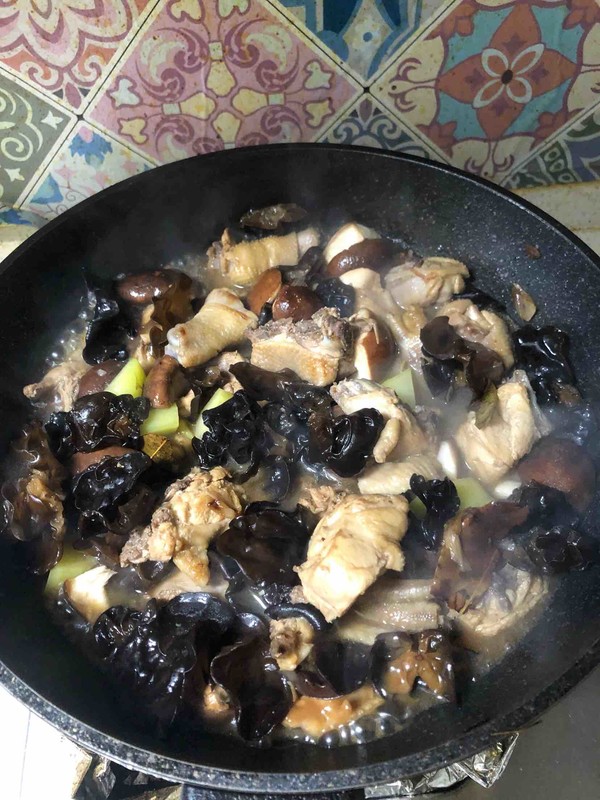 Chicken Stewed with Mushrooms recipe