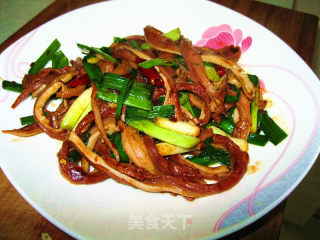 Stir-fried Shredded Belly with Black Bean Sauce and Green Garlic recipe