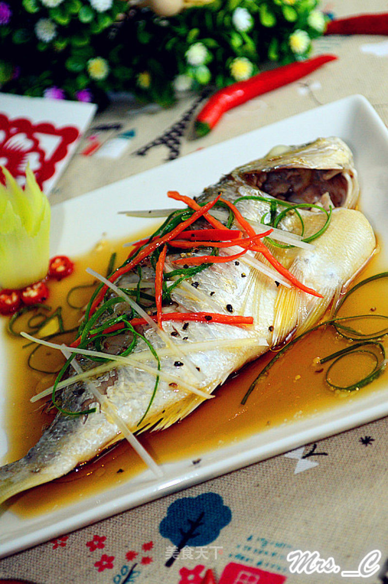 Steamed Fish Sauce with Chinese Sauce——steamed Yellow Foot Stand