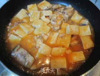 Tofu with Tomato Sauce and Fish Cubes recipe