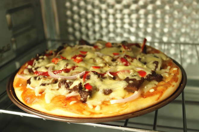 Black Pepper Beef Tenderloin Pizza recipe