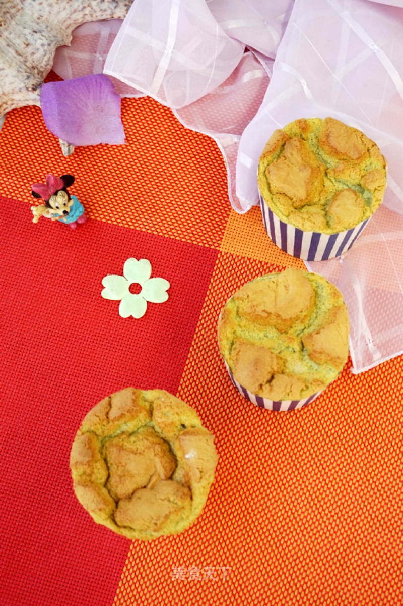 #蛋美食# Paper Cup Avocado Chiffon Cake recipe