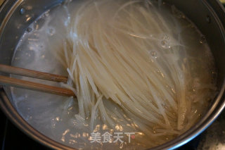 Tomato and Egg Soup Noodles recipe