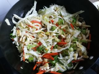 Stir-fried Noodles with Cabbage recipe