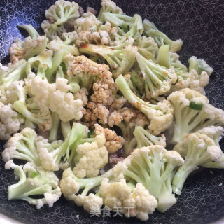 Stir-fried Cauliflower with Diced Pork recipe