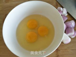 Scrambled Eggs with Onions recipe