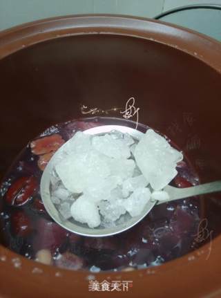 Purple Sweet Potato and Tremella Soup recipe