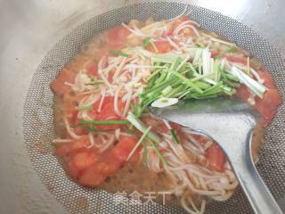 Stir-fried Tomatoes with Enoki Mushroom recipe