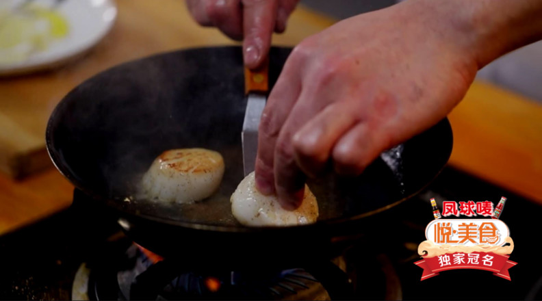 Fried Scallops with Salad recipe