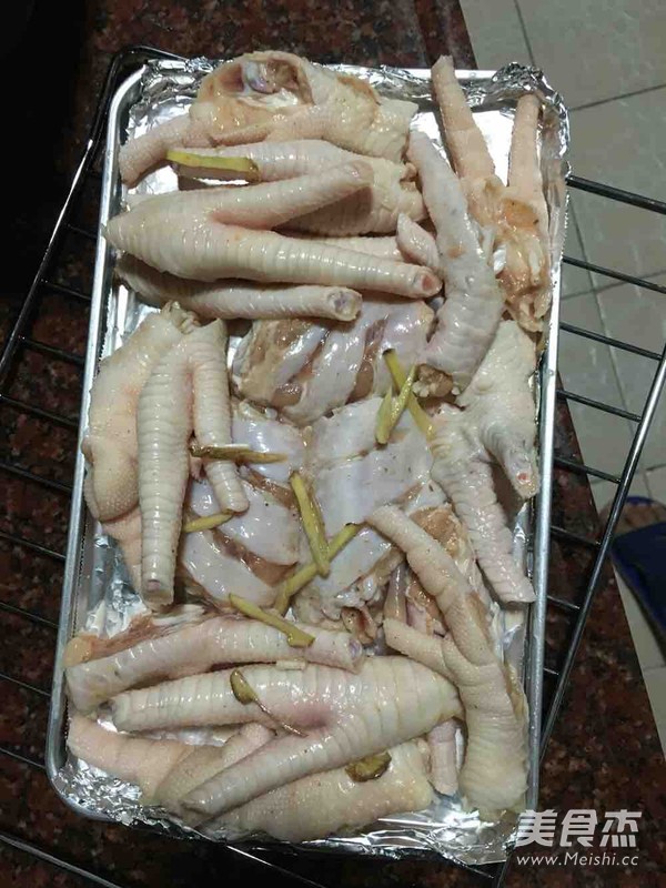 Salt-baked Chicken Feet and Chicken Wings recipe