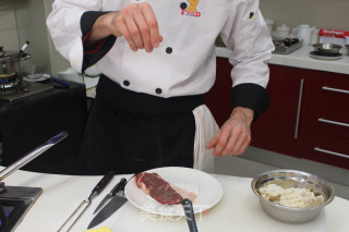 Pan-fried Black Pepper Steak recipe