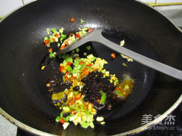 Chili Tempeh Mixed with Songhua Egg recipe