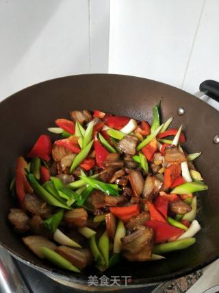 Stir-fried Bacon with Red Pepper and Garlic recipe