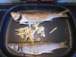 Fried Fish with Basil recipe