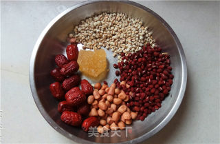 Red Dates, Barley and Red Bean Soup recipe