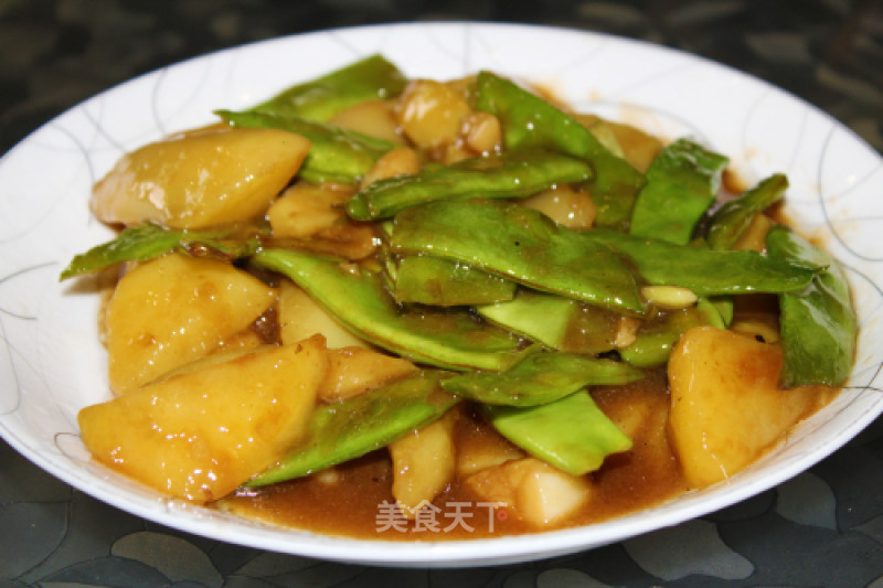 Braised Potatoes and Beans in Oil recipe