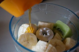 Kiwi Soy Milkshake recipe