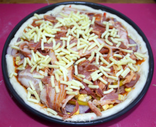 Spicy Bacon Pizza recipe