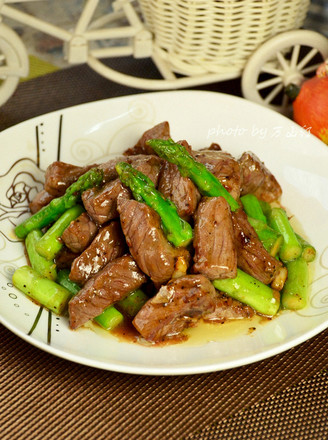 Stir-fried Beef with Asparagus
