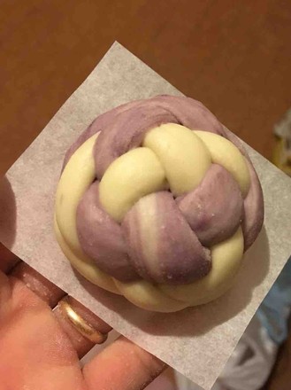 Purple Sweet Potato Hydrangea Bun recipe