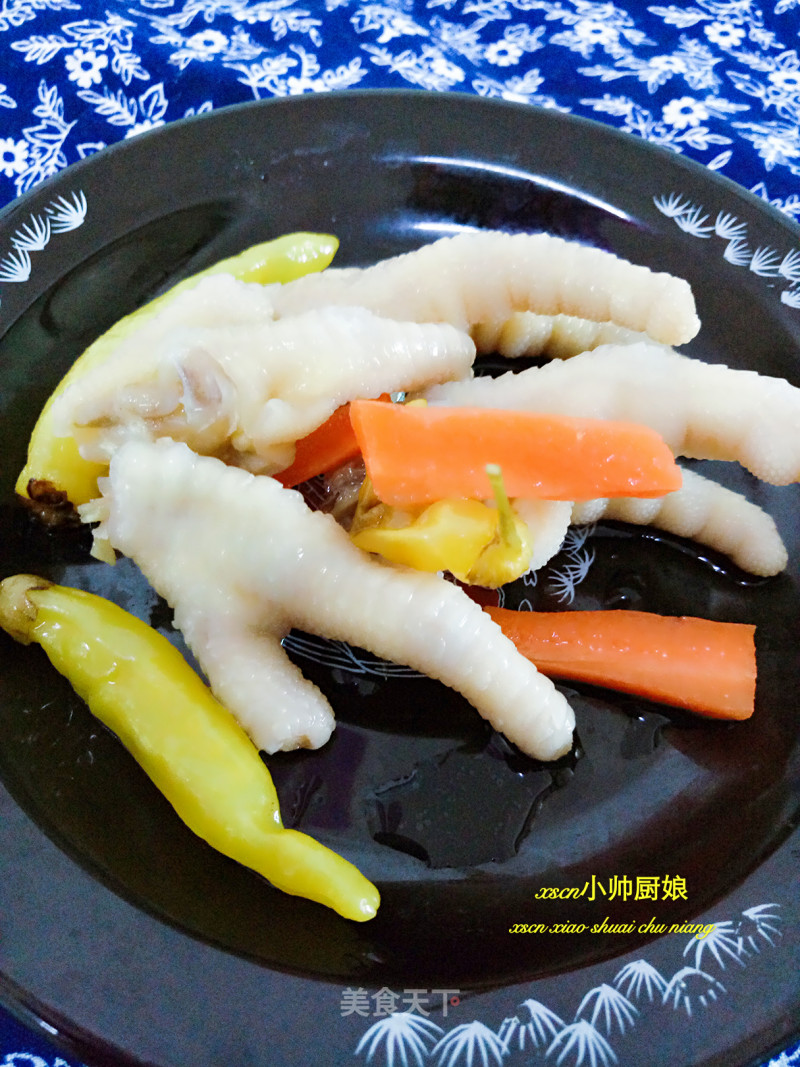 Chicken Feet with Soaked Feet~chicken Feet with Pickled Peppers recipe