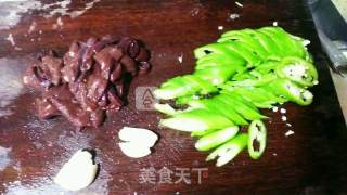 Stir-fried Pork Liver with Green Pepper recipe