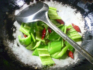 Stir-fried Beef with Green Pepper recipe