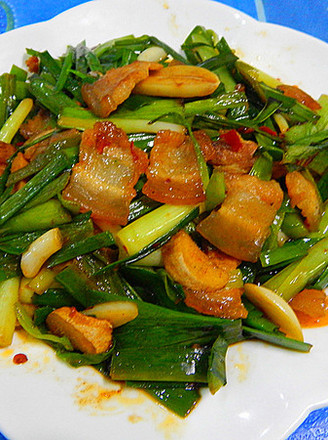 Stir-fried Pork Belly with Garlic Sprouts