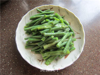 Cowpeas with Sesame Sauce recipe