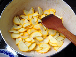 Stir-fried Banana Zucchini recipe