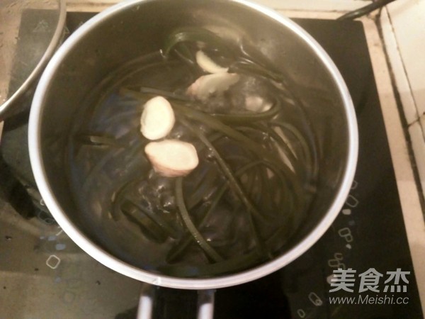 Seaweed Tofu Soup recipe