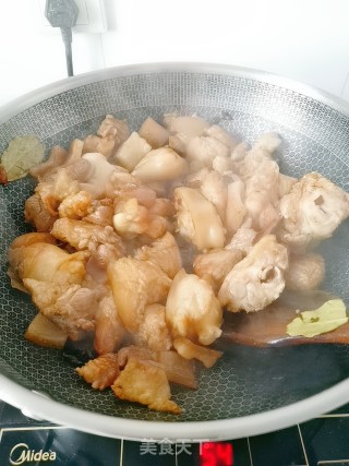 Braised Pork Trotters with Sauce recipe