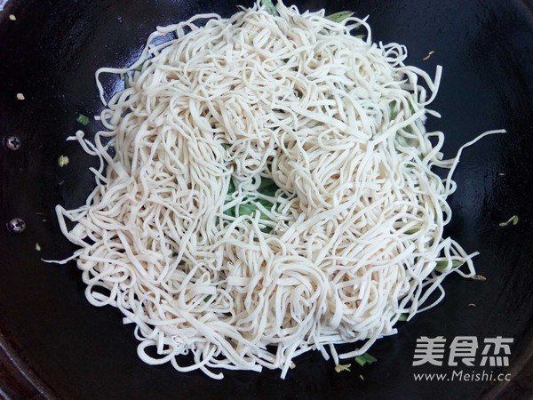 Braised Noodles with Carob recipe
