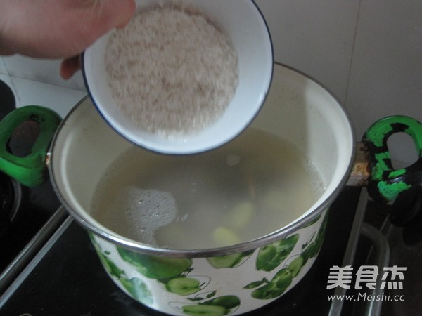 Minced Pork Congee with Small Sea Fish recipe