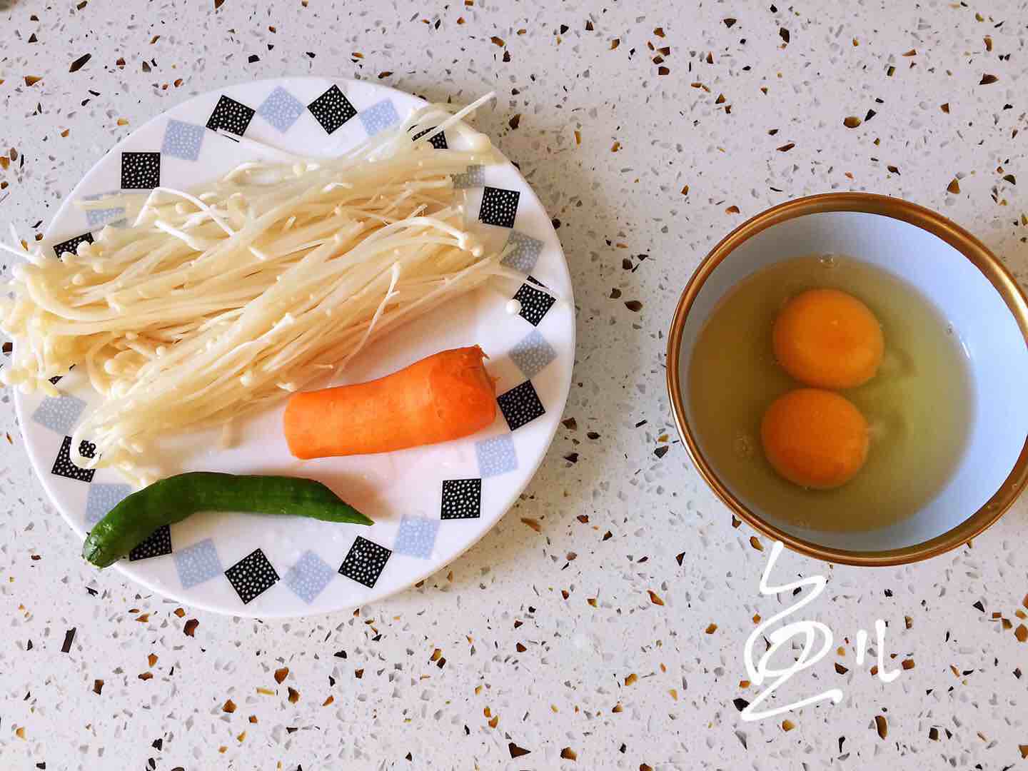 Fried Eggs with Enoki Mushroom recipe