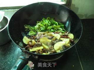 Fried Duck with Pickled Cucumber recipe