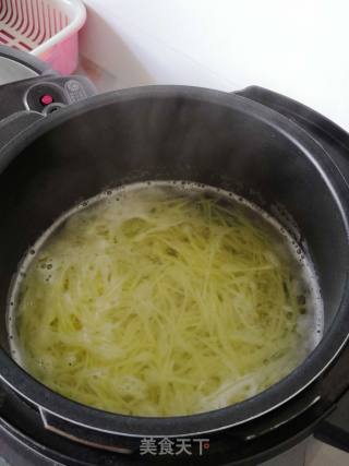 Sweet and Sour Taste ~ Cold Mushroom and Potato Shreds recipe