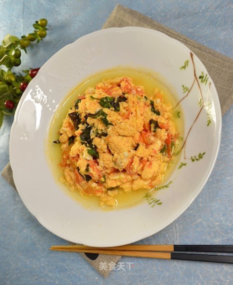 Cocolc's Private Dishes Recipe--scrambled Eggs with Tomatoes and Basil