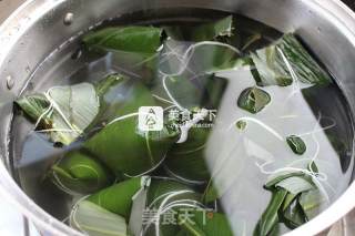 Different Zongzi——red Bean and Candied Date Zongzi with Rose Flower Sauce recipe