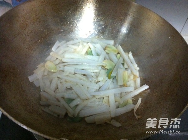 Stir-fried Lotus Root with Laba Garlic recipe