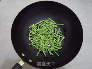 Fried Noodles with Cowpea recipe