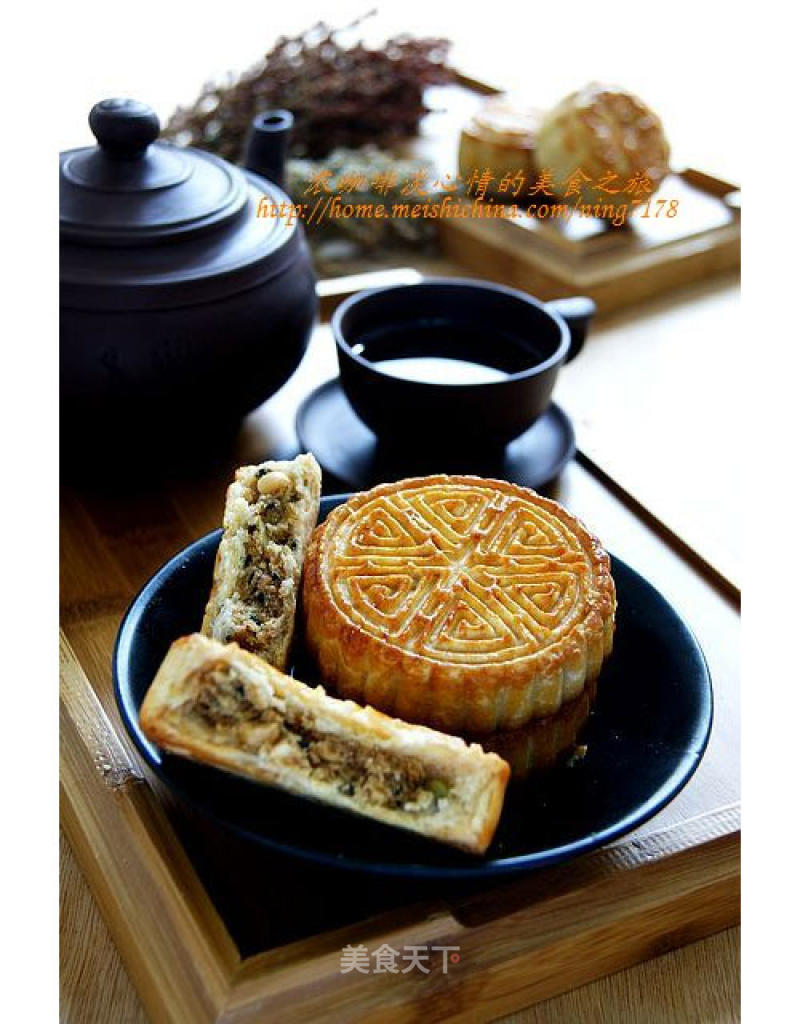 Traditional Classic Moon Cakes: Shuanghe Crisp Moon Cakes recipe