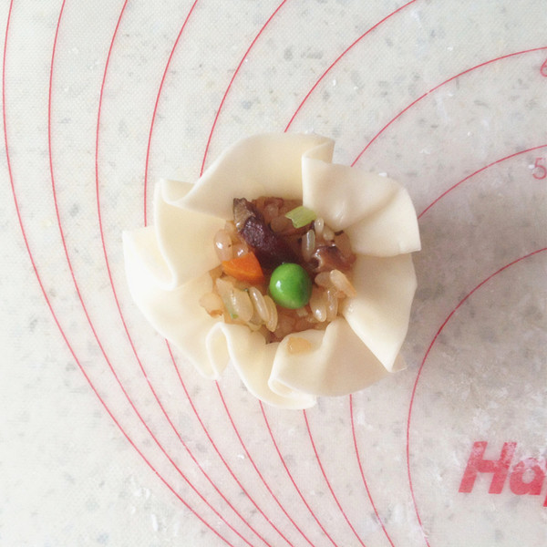 Simple and Easy to Make Glutinous Rice Shaomai recipe