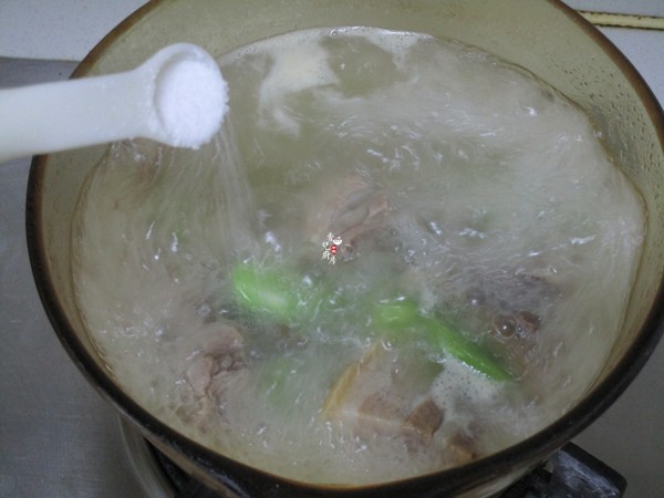 Antler Mushroom Ribs Lettuce Soup recipe