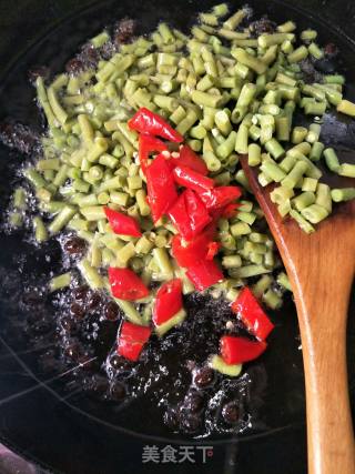 Stir-fried Sour Cowpeas recipe