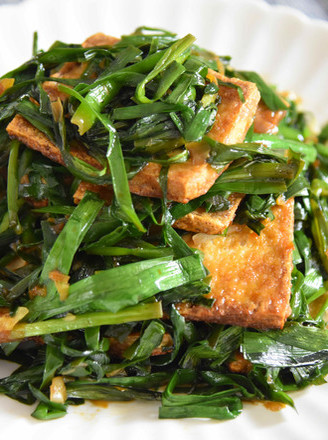 Stir-fried Tofu with Leek recipe
