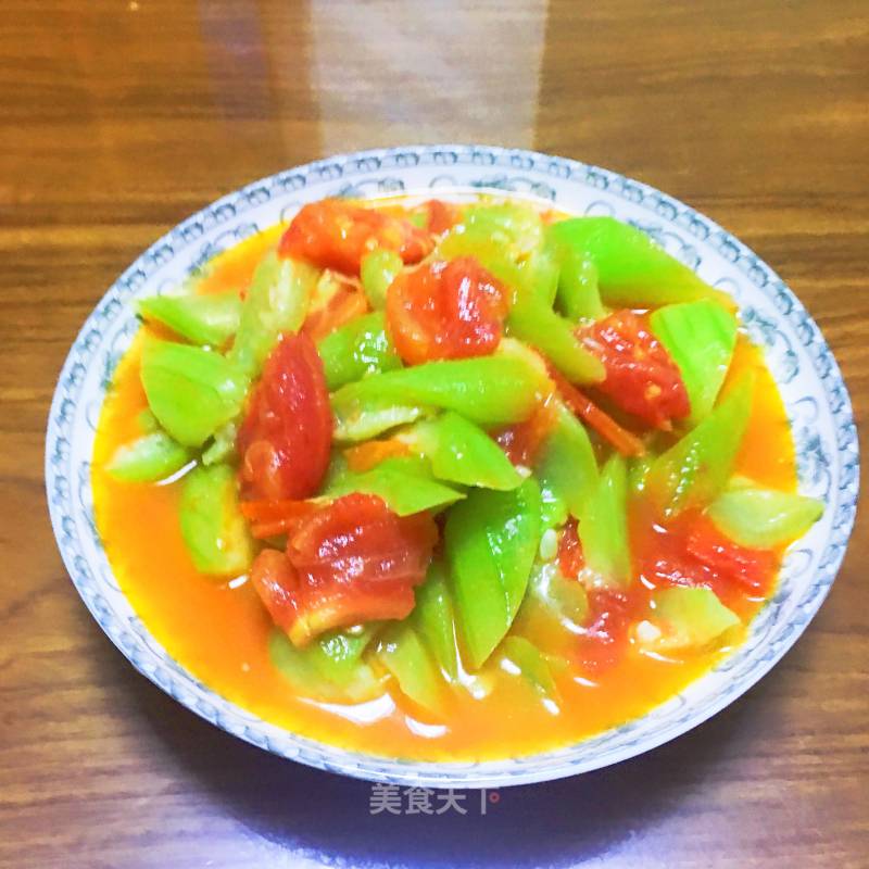 Stir-fried Loofah with Tomato recipe