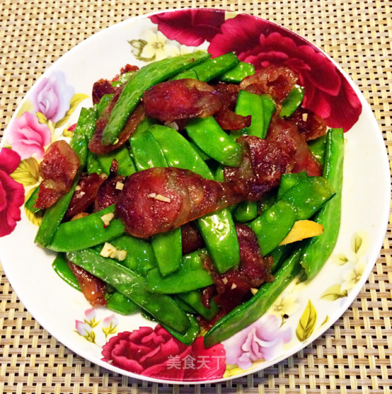 Stir-fried Snow Peas with Sausage recipe