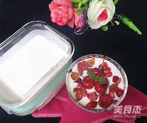Cherry Fruit Old Yogurt recipe