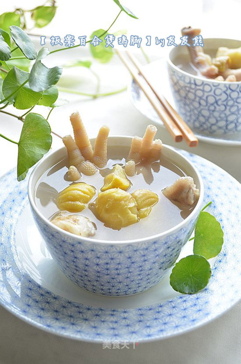 Anti-autumn Dryness, Nourishing and Nourishing Soup [chestnut Lily Pot Chicken Feet]